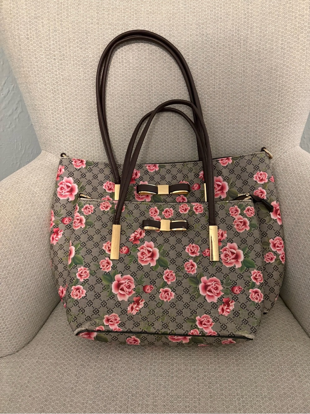 2 Floral Print Tote Bags in Pink and Brown leather - Picture 12 of 13